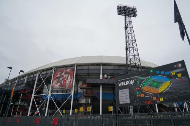 'Spel officieel op de wagen: Liverpool dient openingsbod in bij Feyenoord'